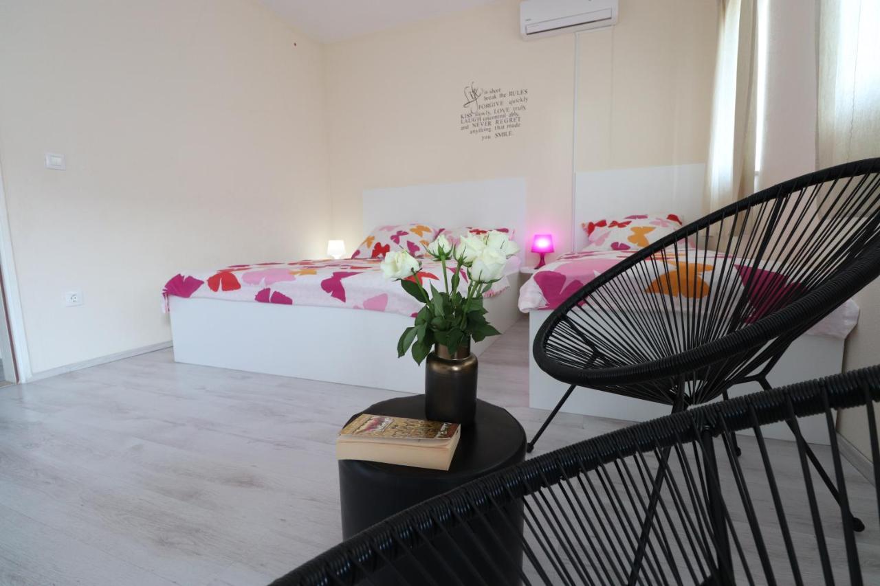 Charming Seaside Apartments Noa & Jakov, Zaboric Sibenik Exterior photo