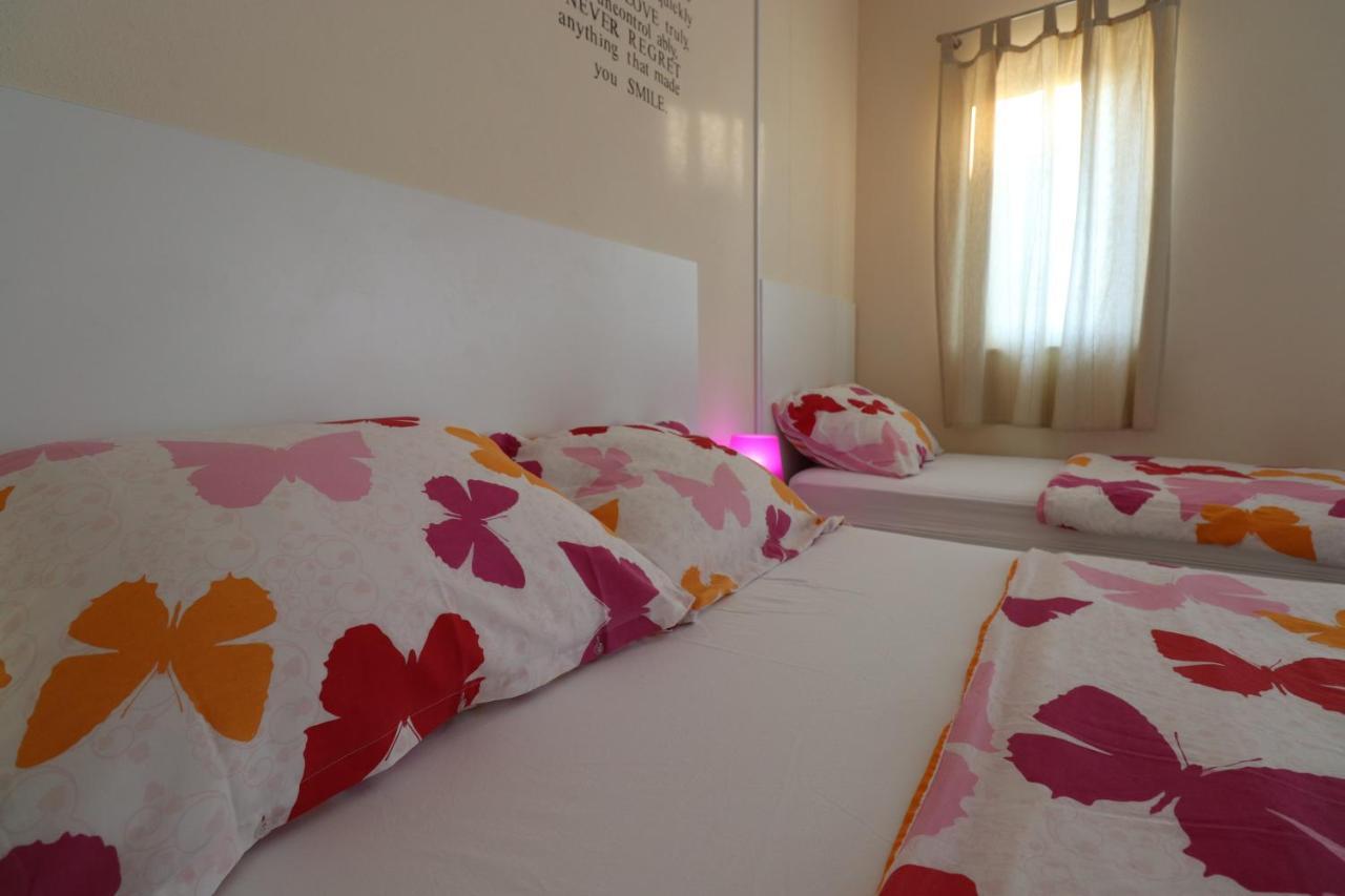 Charming Seaside Apartments Noa & Jakov, Zaboric Sibenik Exterior photo