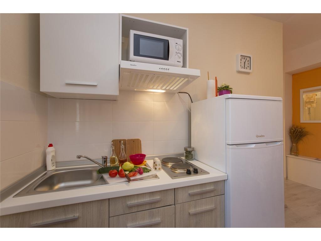 Charming Seaside Apartments Noa & Jakov, Zaboric Sibenik Room photo